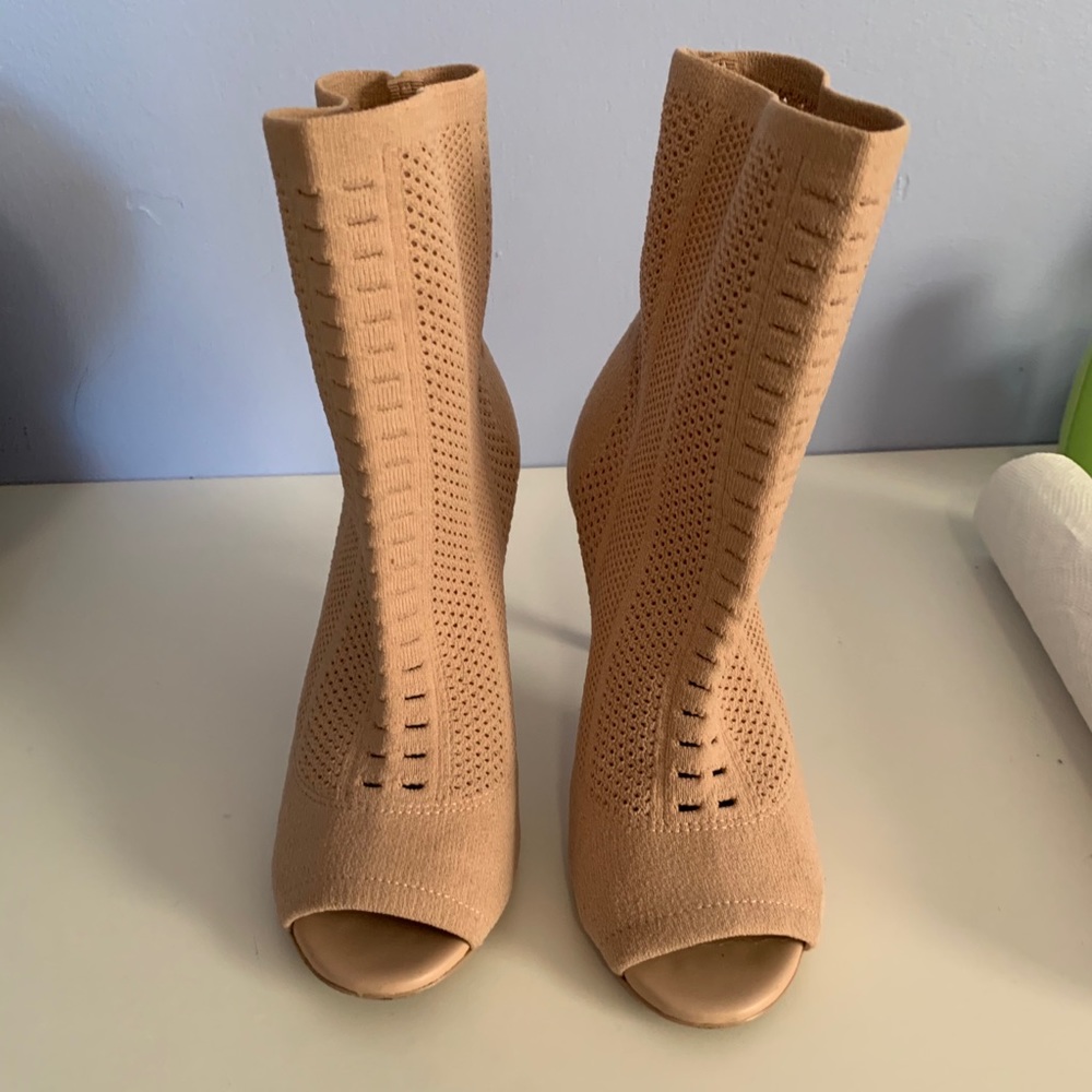 Sock fit high heels